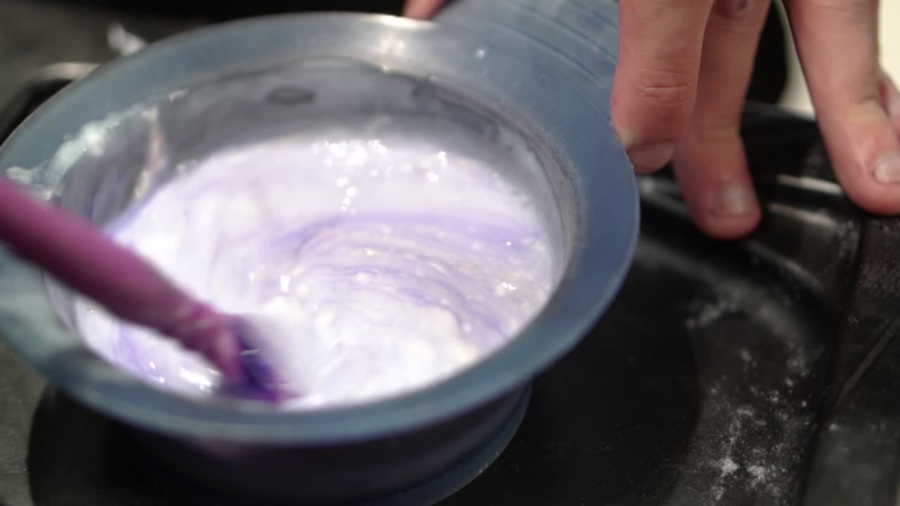 염료 가 브러시 로  ⁇ 여 있다