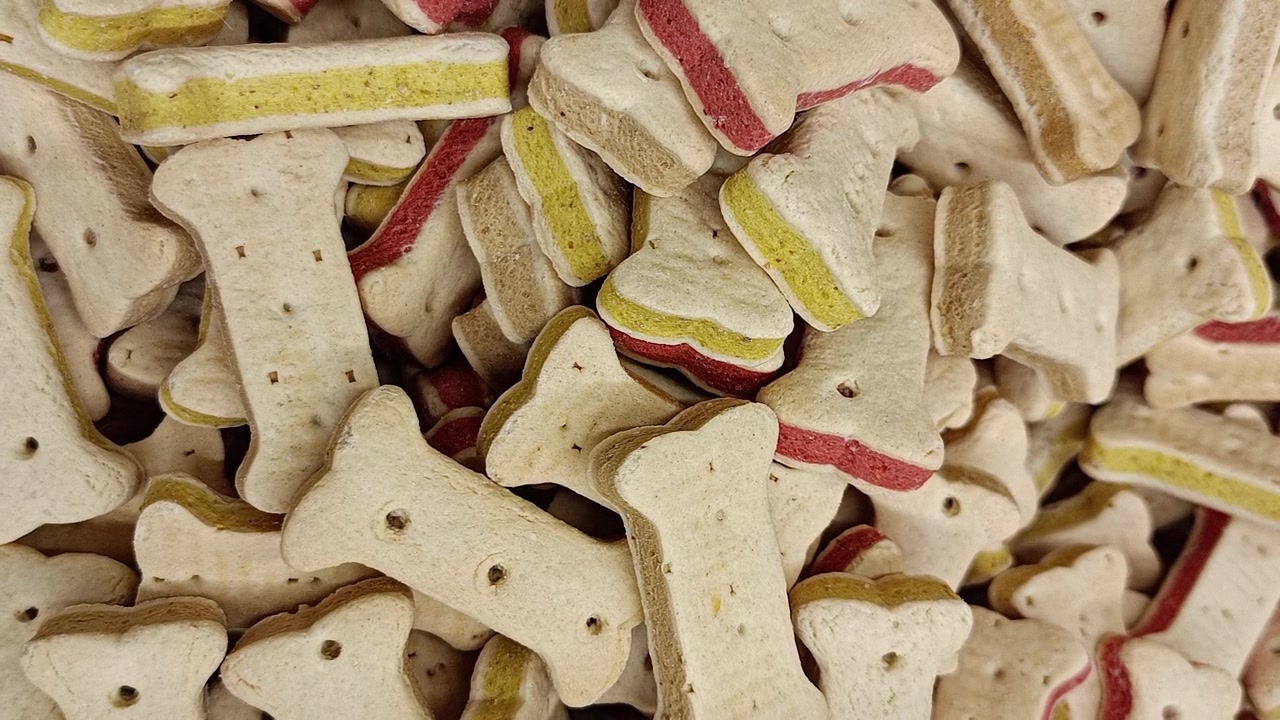 Nahaufnahme von trockenem Tierfutter.