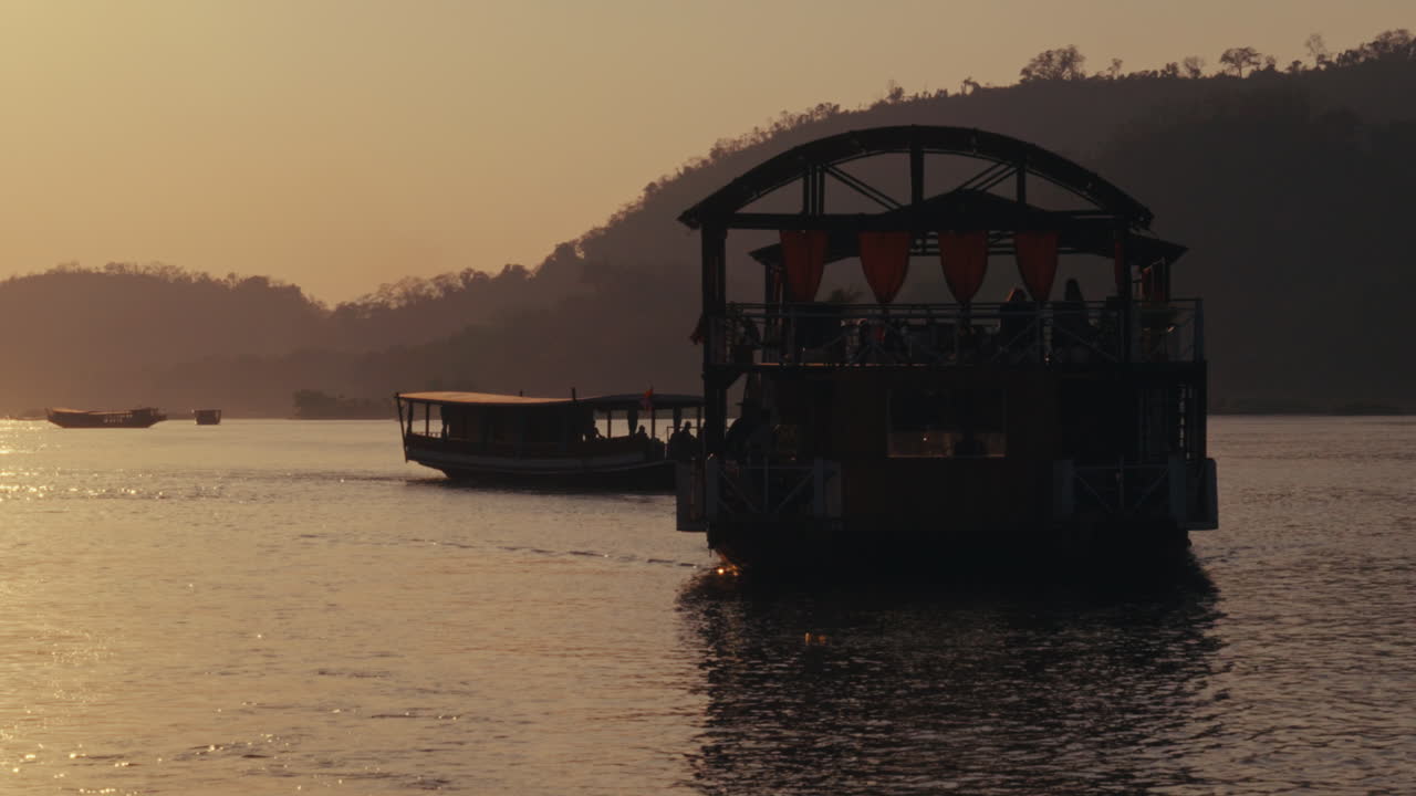 Sunset Riverboat Dinner Cruise