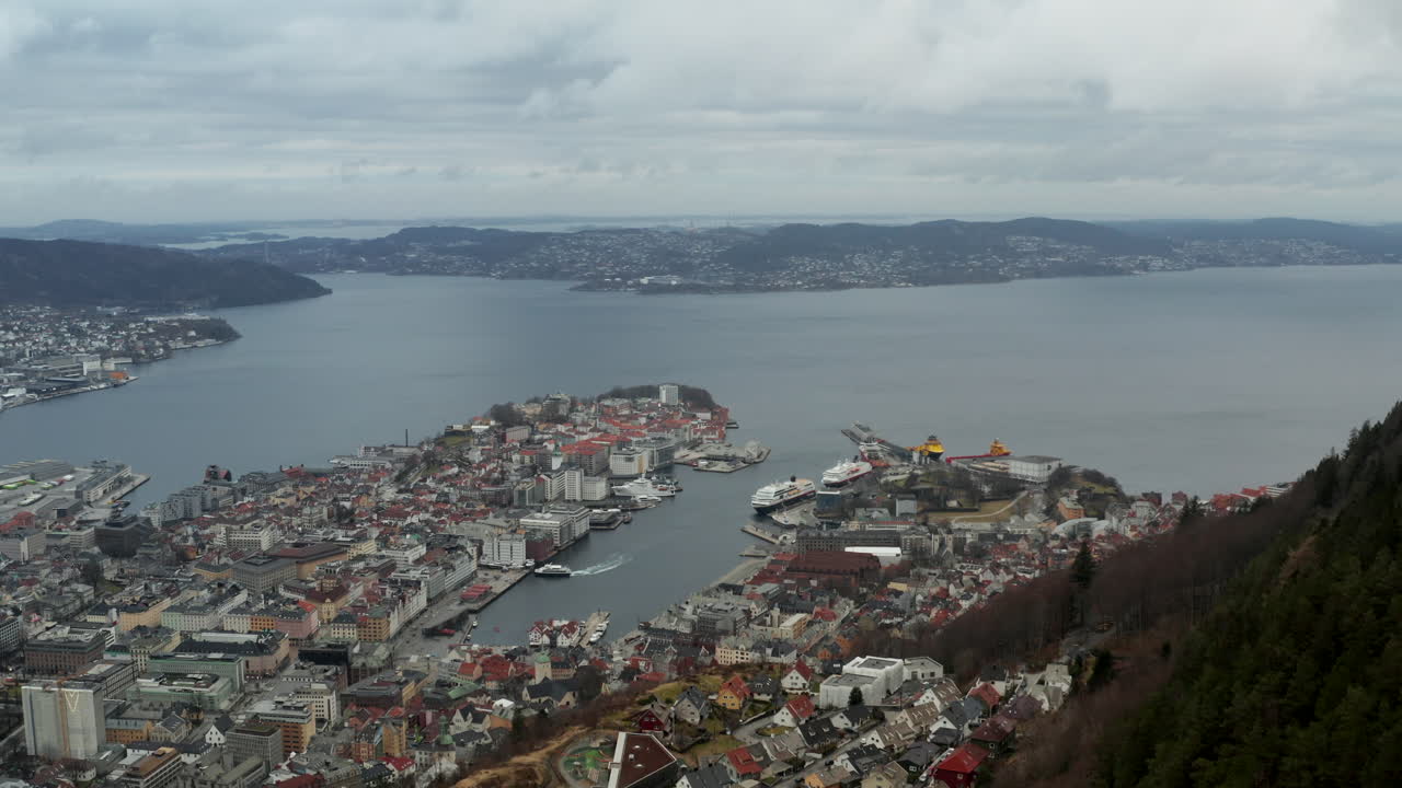Veduta aerea del centro di Bergen in una giornata autunnale, Norvegia