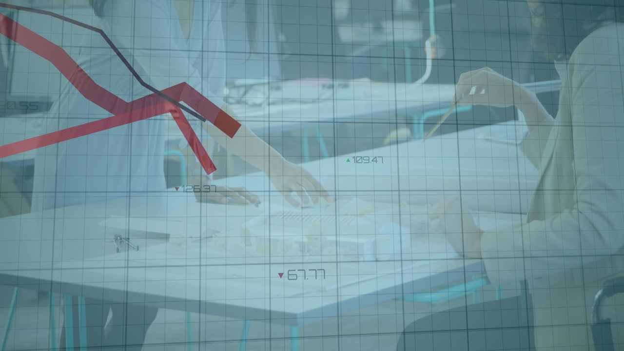 다양한 동료들이 사무실에서 일을 논의하는 금융 데이터 처리의 애니메이션