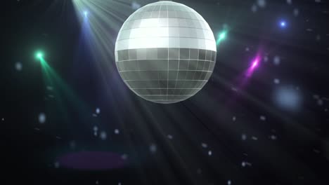 bola de discoteca bajo las luces del escenario