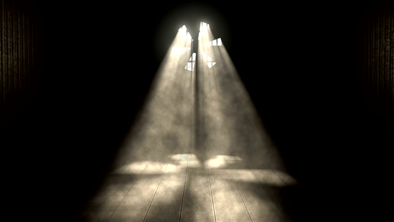 el sol brilla a través del ventilador de la fábrica industrial con rayos de sol iluminando un piso oscuro