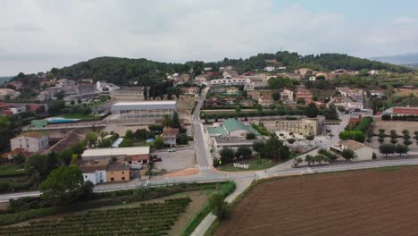 Vilobi-town-surrounded-by-farmland