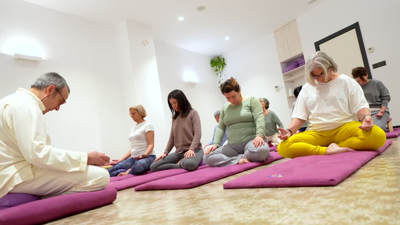 Yoga- og meditationshold