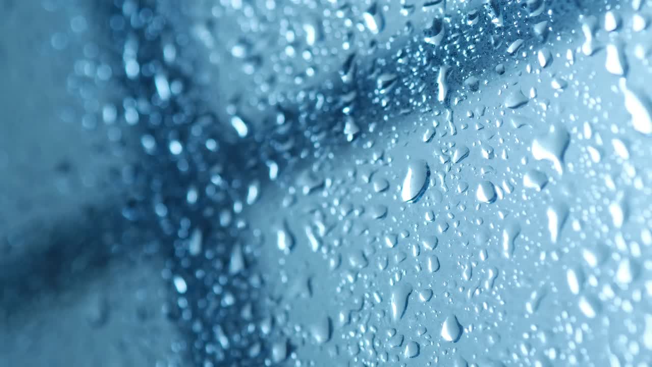 gotas de agua sobre el vidrio