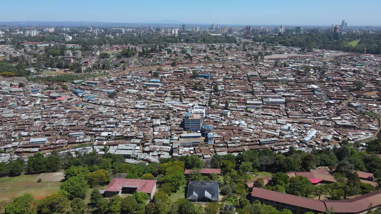 vista aérea de los barrios marginales de kibera en nairobi