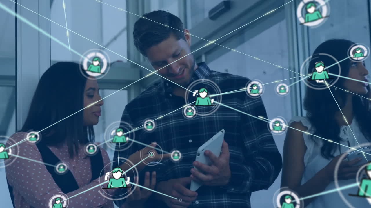 animación de la red de conexiones con iconos sobre diversas personas de negocios en la oficina