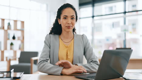 Oficina,-Rostro-Y-Mujer-De-Negocios-Con-Laptop