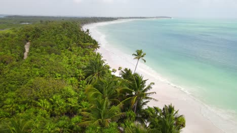 Incredible-aerial-view-of-the-beach-of-turquoise-water-in-a-sunny-day