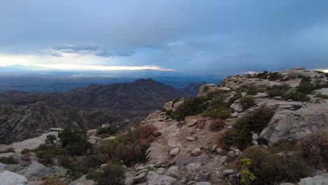 Monte-Lemmon-Dentro-De-Las-Montañas-De-Santa-Catalina-Desde-Windy-Point-Vista-En-La-Autopista-Catalina,-Arizona,-Ee.uu.