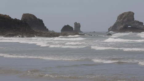 las olas del mar y la costa de oregon, océano pacífico