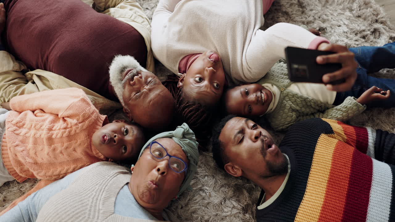 selfie gracioso de los abuelos