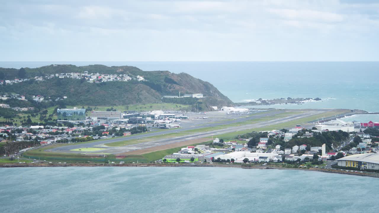 나는 언덕에서 웰링턴 공항의 보기