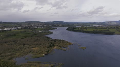 Lagos-Bendington-En-El-Condado-De-Wicklow---Toma-Cinematográfica-Con-Drones-De-4k---Irlanda