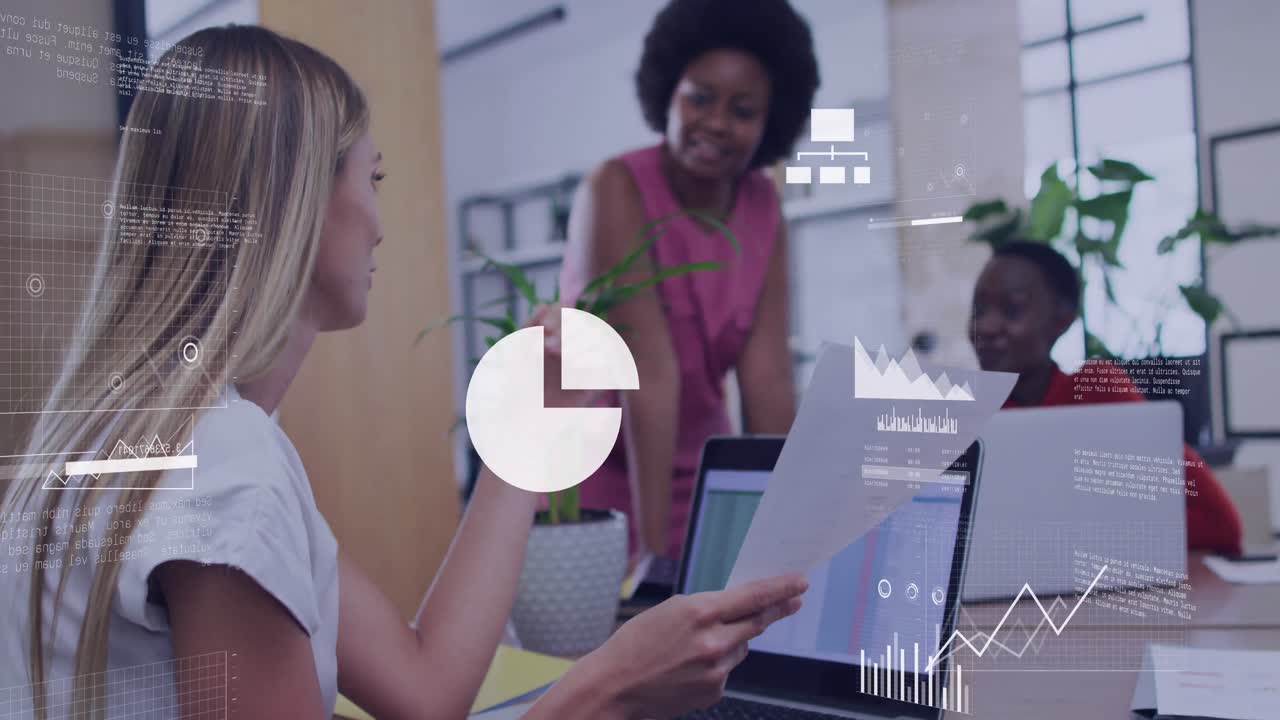 animación de las estadísticas y el procesamiento de datos sobre diversos empresarios en la oficina