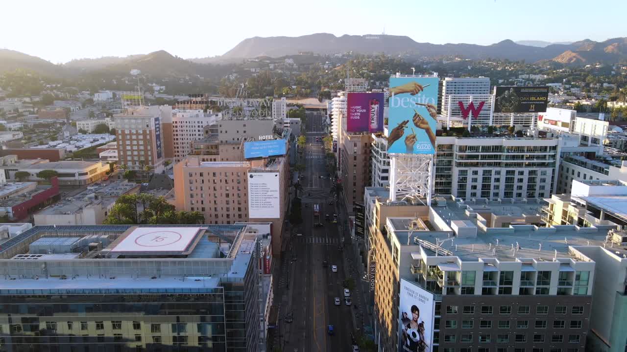 국회 의사당 기록 건물로 이어지는 캘리포니아 로스 앤젤레스 시내의 훌륭한 항공 샷