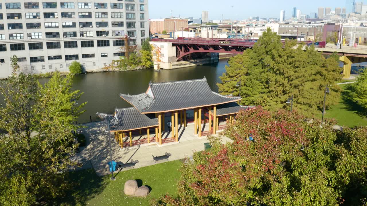 vista aérea del parque conmemorativo de ping tom en chicago, il