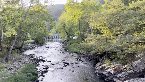 Sandstone-Falls-Gebiet-In-West-Virginia