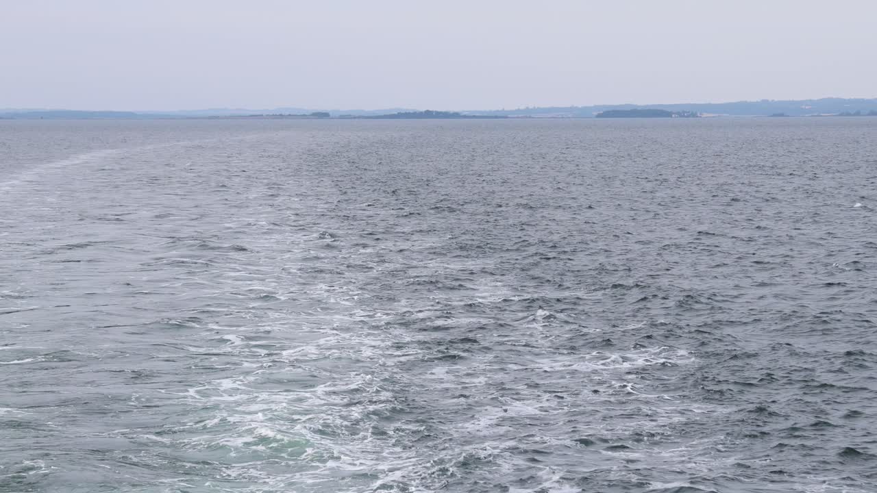 Wake in the water behind a boat, establisher
