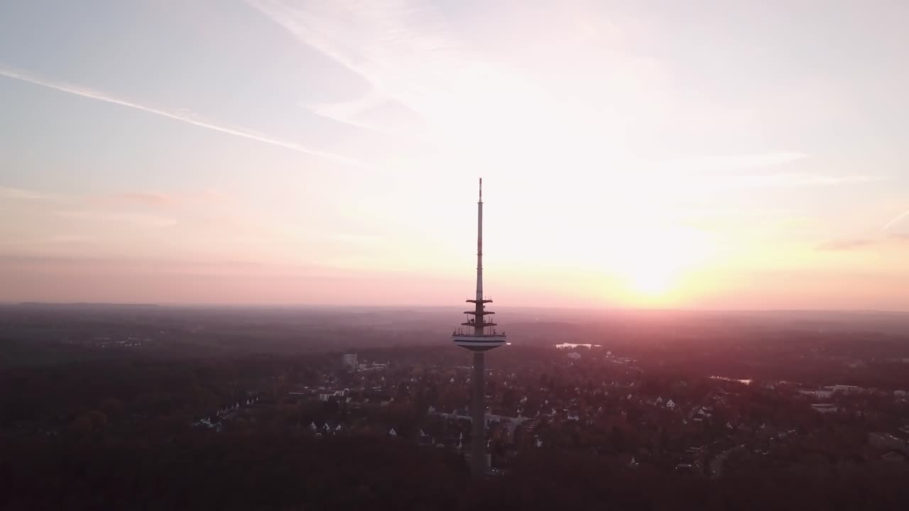 vista panorámica de la ciudad de kiel al atardecer