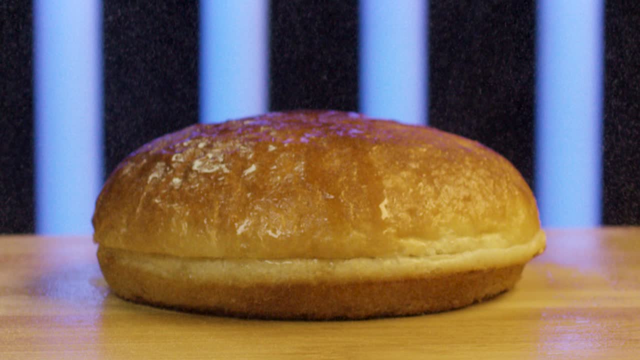 신선하게 구운 버거 의 클로즈업