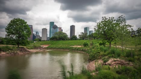 Lapso-De-Tiempo-De-Cielo-Nublado-Sobre-El-Centro-De-Houston