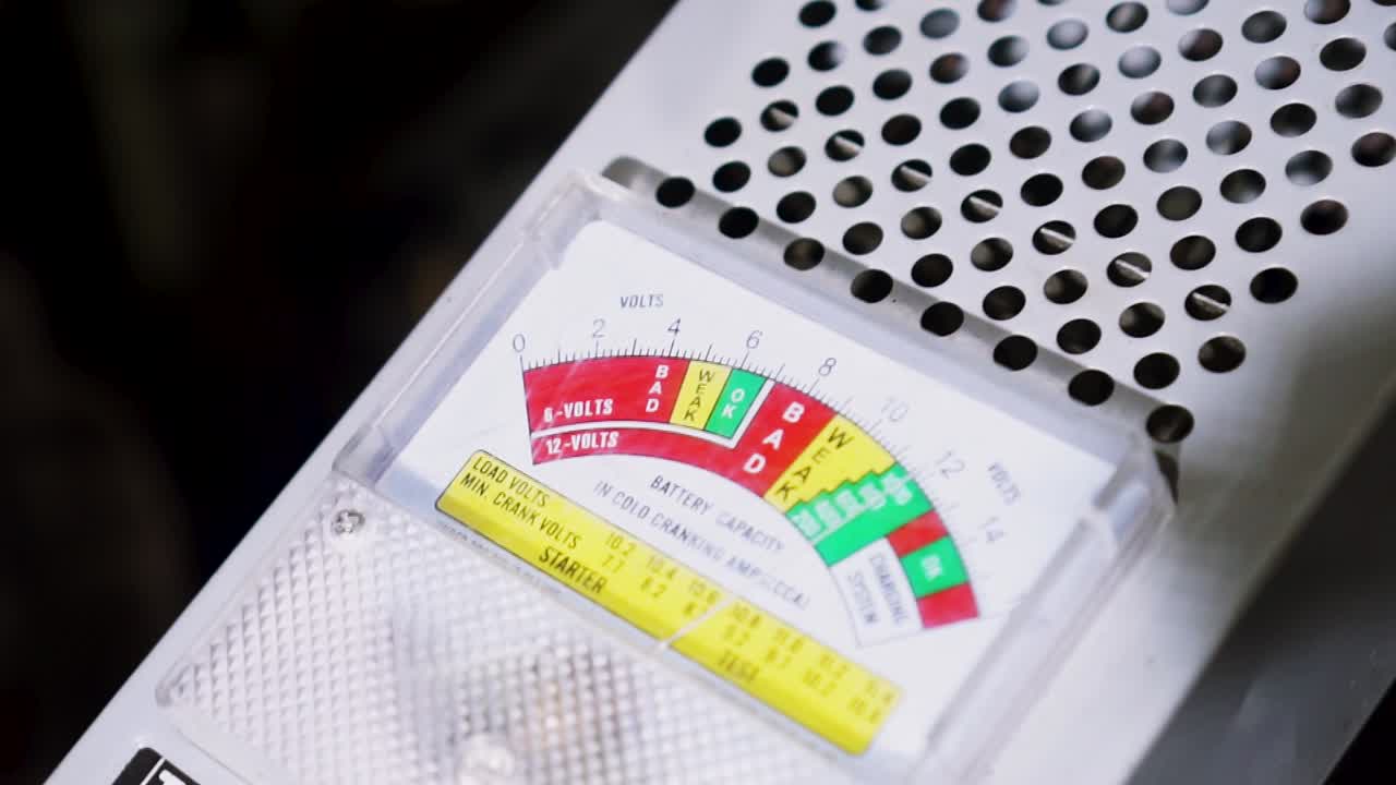 medidor de batería que muestra las lecturas