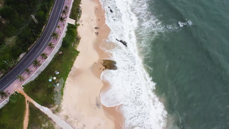 Malerische-Küstenstraße-Entlang-Sea-Links-Beach,-Mui-Ne,-Vietnam