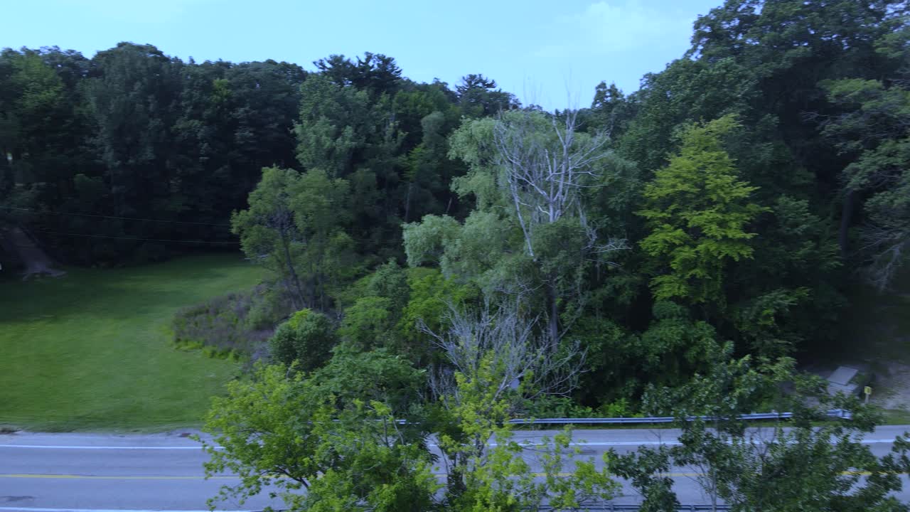 미주리 머스키건에 있는 맥그래프 공원의 오자크 컬러 편집