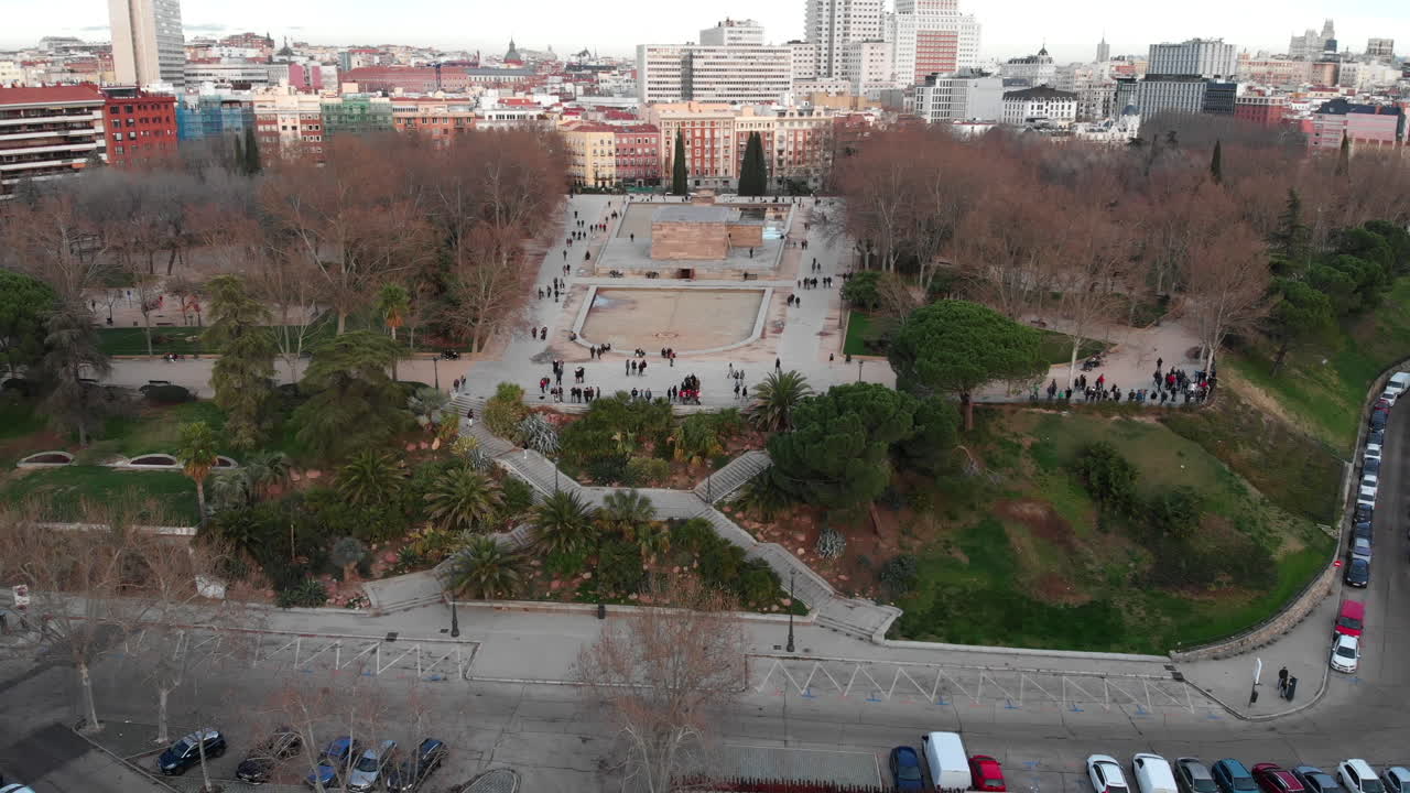 templo de debod en madrid con drone