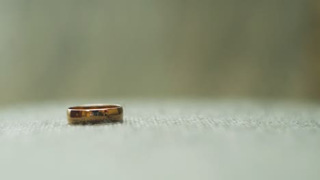 anillo de bodas de oro