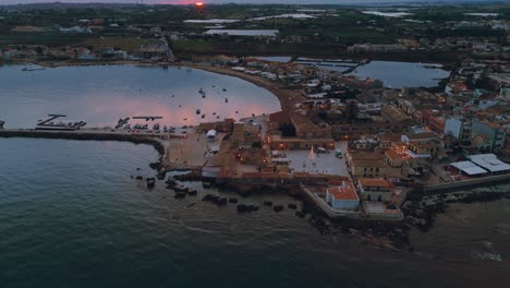 Marzamemi,-Pueblo-Pesquero-En-Sicilia-Por-Una-Hermosa-Puesta-De-Sol