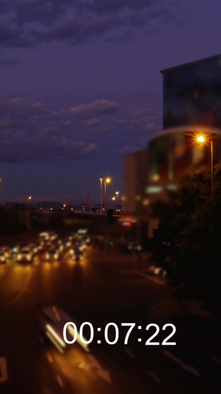 Grabando tráfico nocturno en cámara rápida con una cámara digital 4K