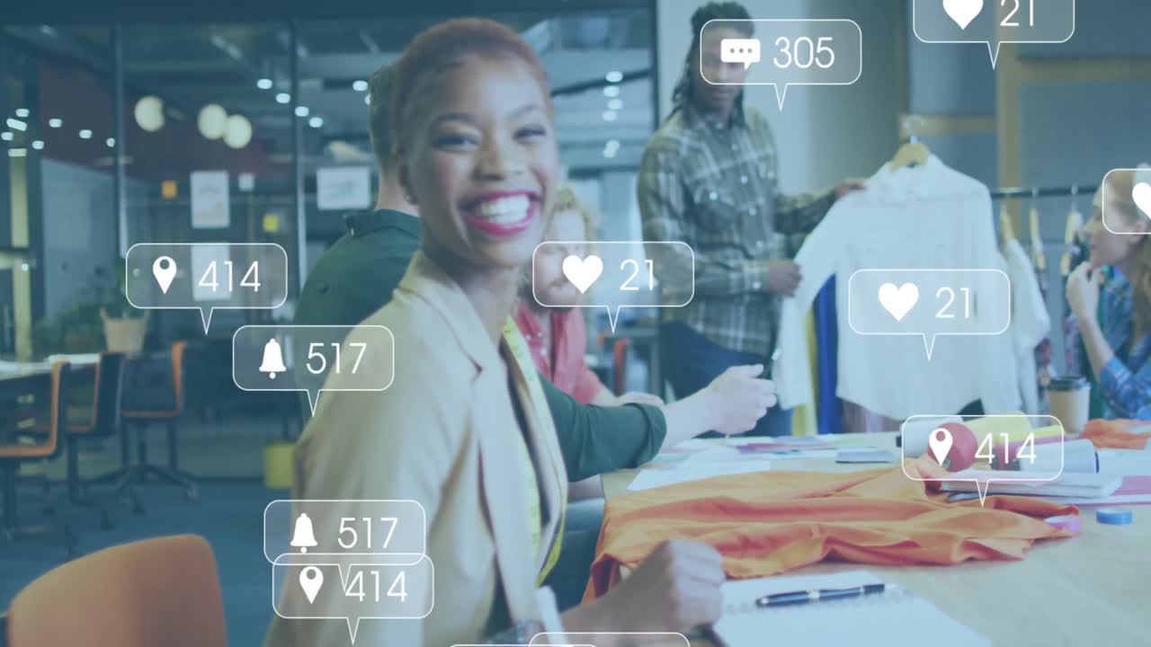 animación de iconos de medios sobre diversas personas de negocios que trabajan en la oficina