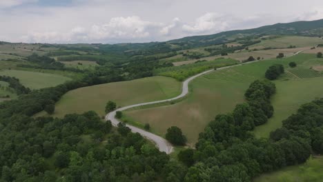 Landstraße-Durch-Malerische-Und-Abgelegene-Griechische-Ländliche-Landschaft,-Thessalien