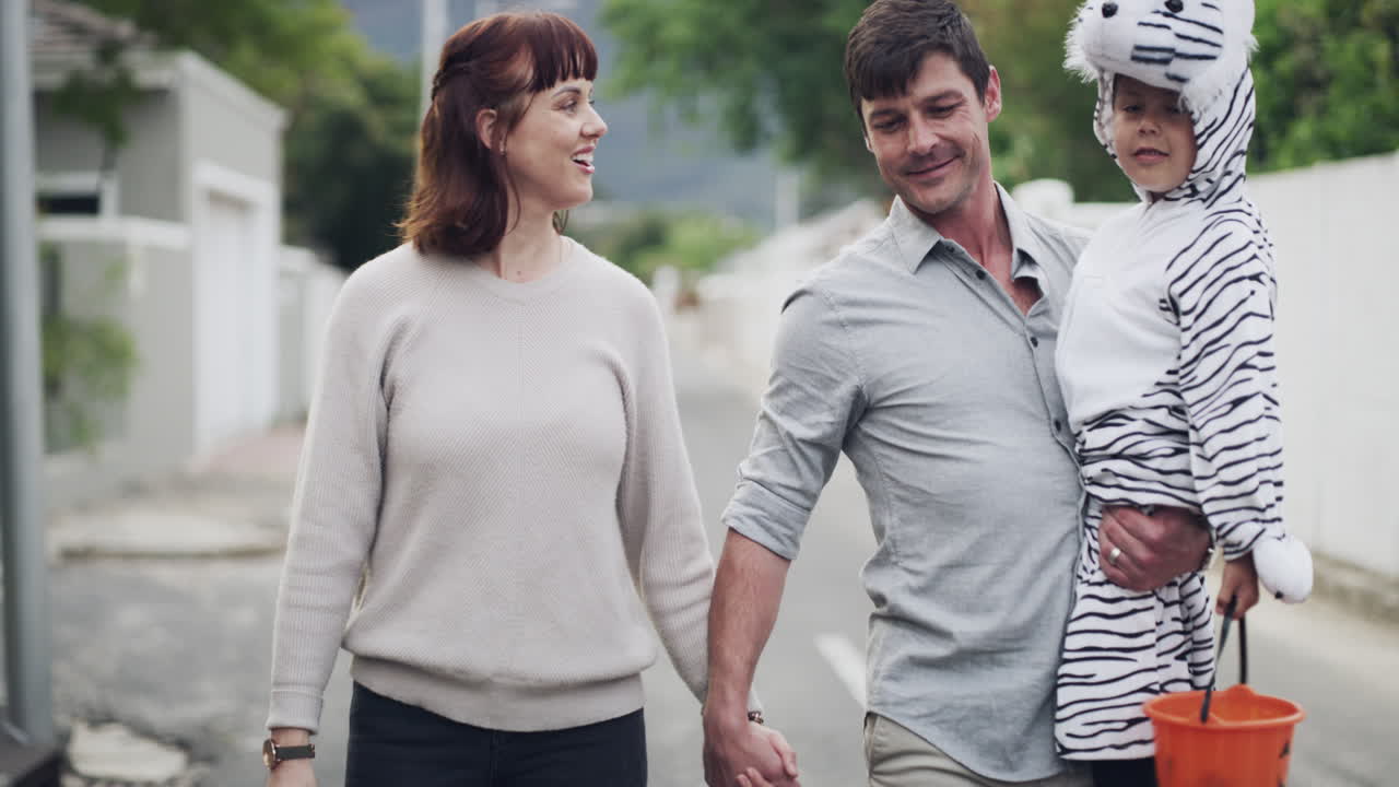 올해는 온 가족이 트릭 오브 트리트에 갔어요.