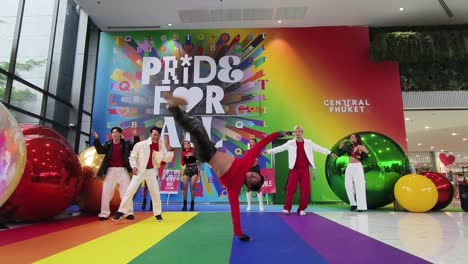 orgullo para toda la celebración en el centro de phuket