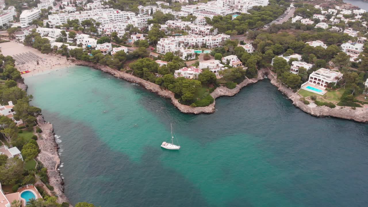 Spagna Maiorca, spiaggia di Cala Gran, ripresa con drone a 4k 24fps e con Yi 4k+ a 4k 60fps