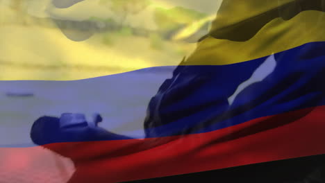 animación de la bandera de colombia sobre un soldado caucásico con guantes