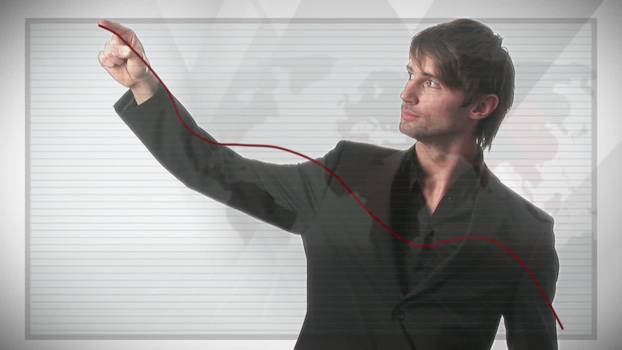 hombre de negocios dibujando un gráfico