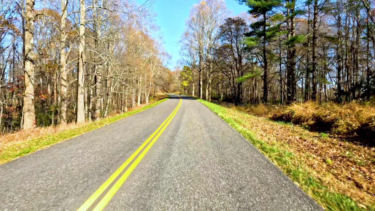 Kørsel på Blue Ridge Parkway i Virginia