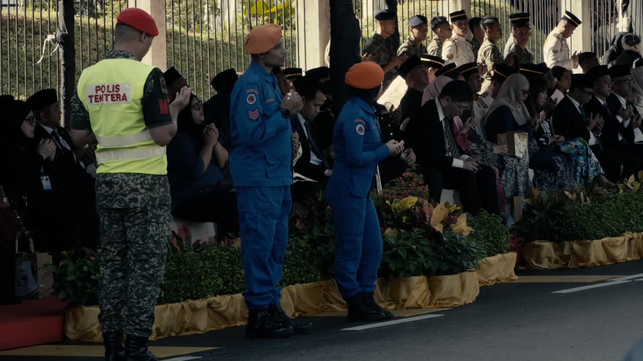 Celeberation Of Sarawak Governor Birthday ,12 october 2024,was held at kuching with so many goverment agencies take part in the parade and also sarawak culture tribe with they traditional costume.