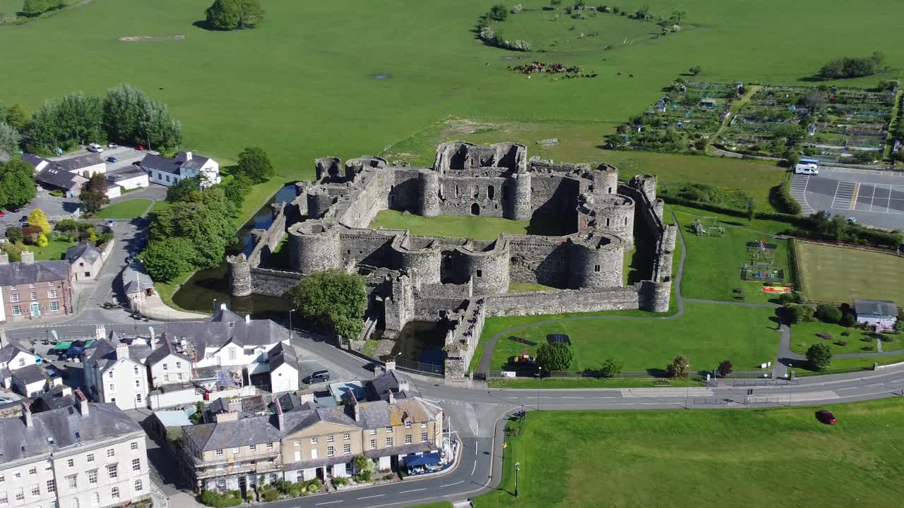 햇볕이 잘 드는 관광지 보마리스 성 마을 조감도 고대 앵글시 요새 랜드마크 확대