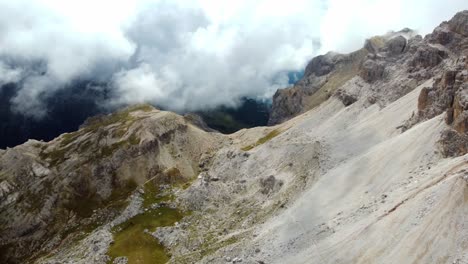 Hiking-track-to-Punta-Fanes-Sud,-high-rocky-mountain