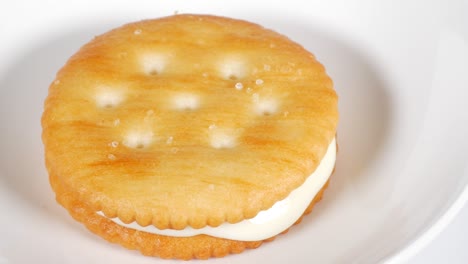 white chocolate cracker sand