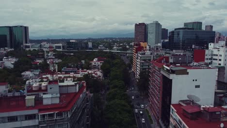 Área-De-Polanco-Tomada-Por-Un-Dron-Cerca-Del-Periférico-Adolfo-López-Mateos-En-Un-Día-Nublado-En-La-Ciudad-De-México