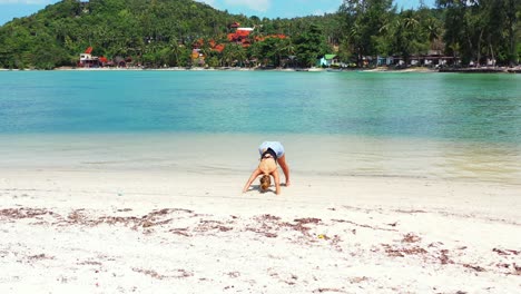 Weight-loss-and-exercises-on-the-beach