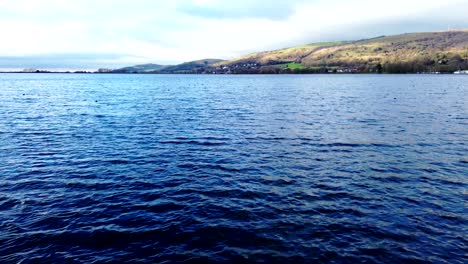 Cruzando-El-Agua-Del-Embalse-De-Cheddar