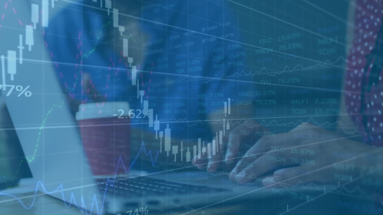 animazione di analisi dei dati finanziari e del mercato azionario su una persona che utilizza un portatile